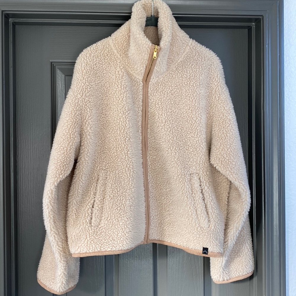 Varley Highwood Teddy/Sherpa Jacket. SMALL